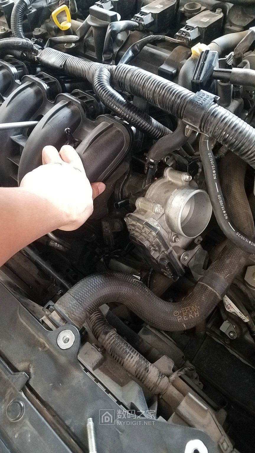 马自达阿特兹4s店喷油嘴清洗视频,马自达阿特兹清洗积碳全过程视频