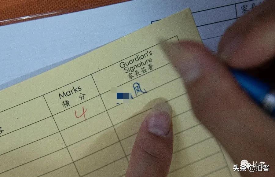 香港劏房妈妈生3个女儿,香港住劏房的妈妈