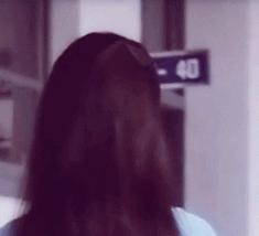 辛芷蕾发型是剪出来还是烫出来的,辛芷蕾的发型剪出来的效果