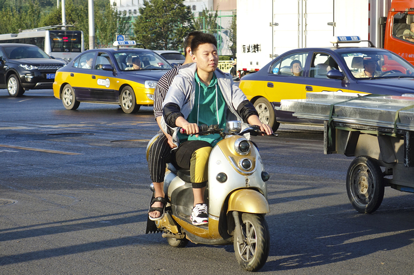 交通法规定哪些电动车不需要上牌,2019年前的电动车就不可以上牌吗