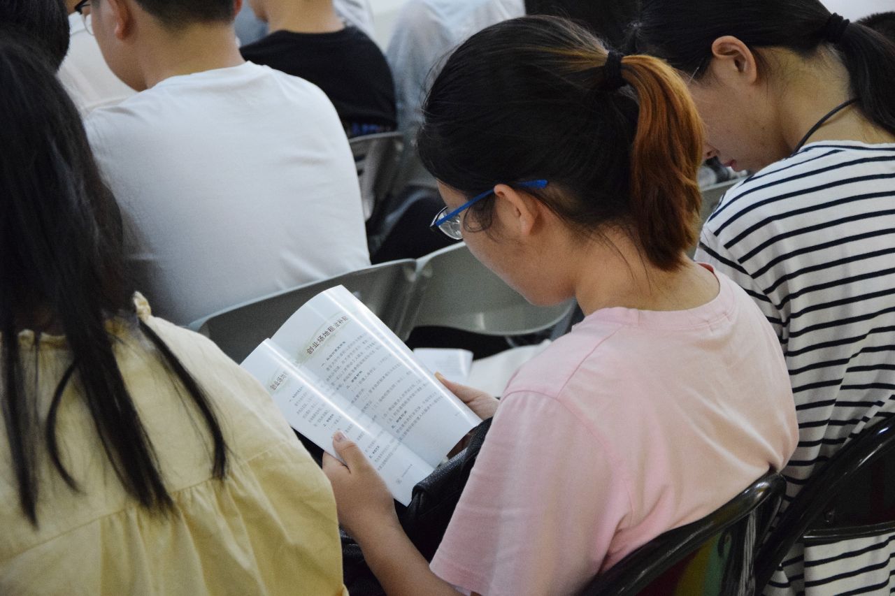 宁星聚惠浦口就业创业政策宣讲会在南京工业大学开展