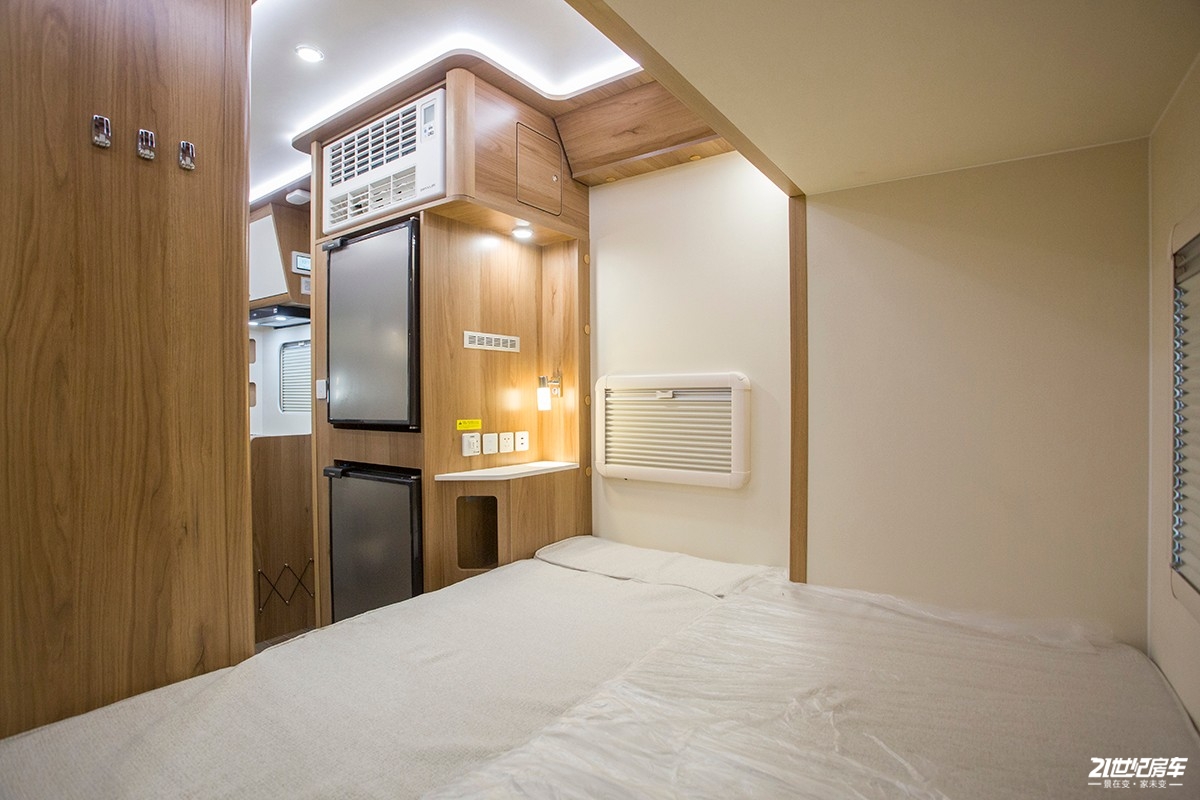 了解上汽大通maxusv90最新动态,上汽大通maxusv902023款2.0t短轴低顶