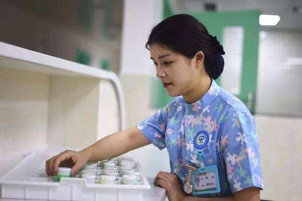 洛索洛芬片副作用和禁忌,洛那洛索洛芬钠片怎么样