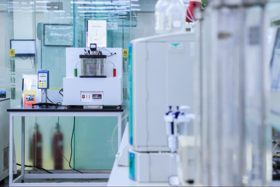 统一润滑油亮相中国特许加盟大会，发布itongyi数字化平台4.0版本