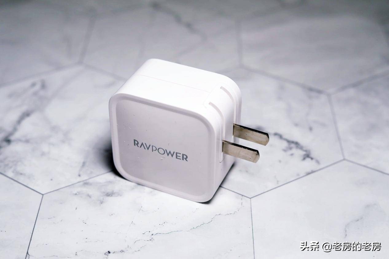 macbook支持pd快充,30w快充头可以给macbook充电吗