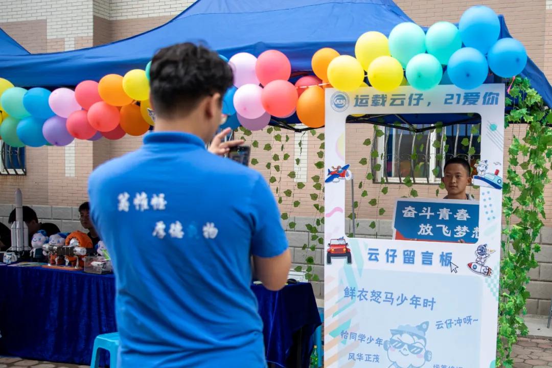 迎接新工人,欢迎新老工人