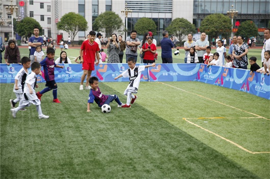 足球特点幼儿园有哪些活动,世界足球日活动幼儿园