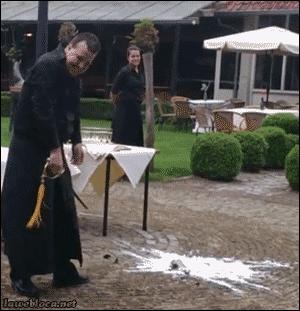 被香槟酒瓶塞打懵是一种什么体验？沙雕们纷纷给出答案