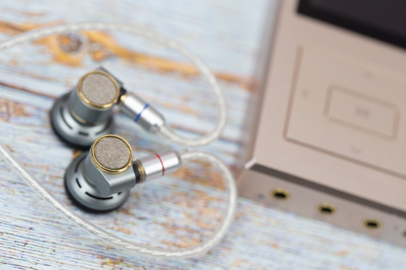 情怀平头塞新品，15mm大振膜，可换线设计，1099元的它你会喜欢吗