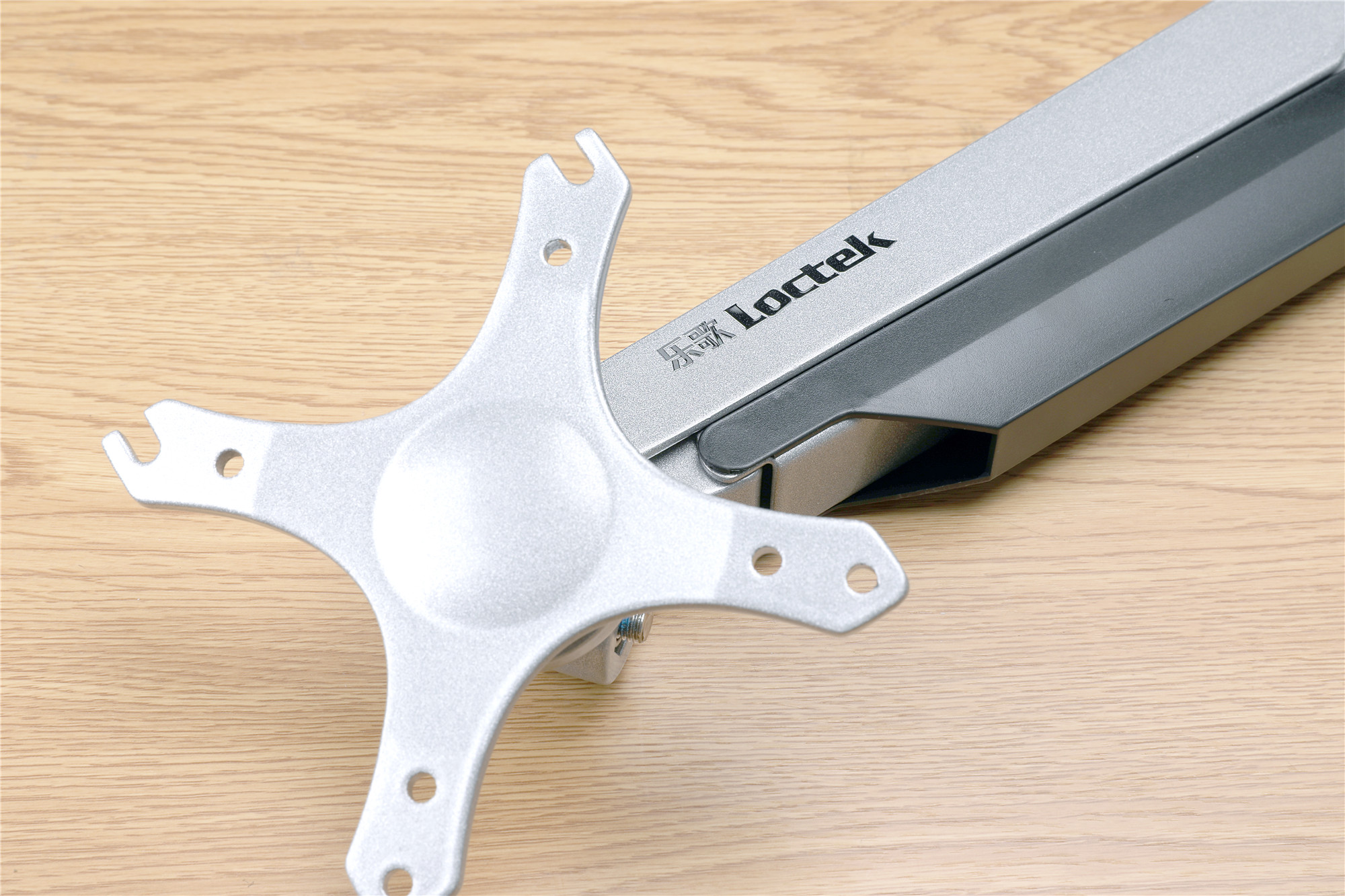 办公拒绝职业病，乐歌D7显示器支架会成为公司工作的标配吗？