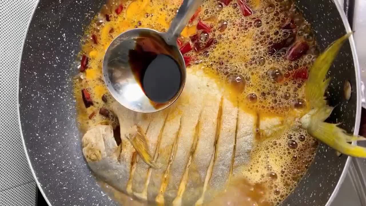 鲳鱼经典菜品之干烧鲳鱼怎么做,干烧鲳鱼怎么做好吃又简单家常的