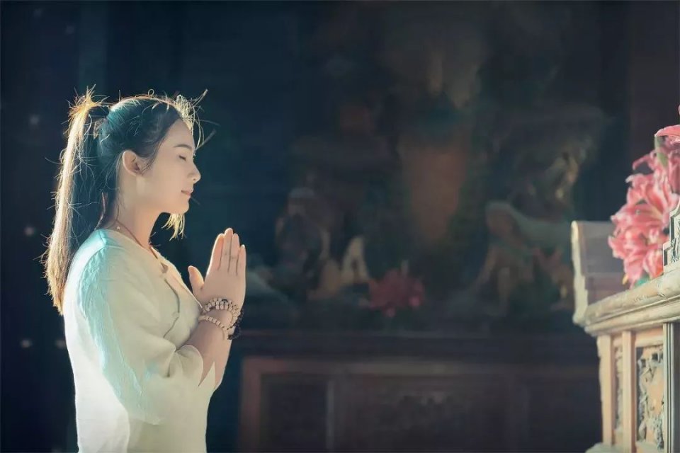 穷算命富烧香什么意义,穷算命富烧香到底什么意思