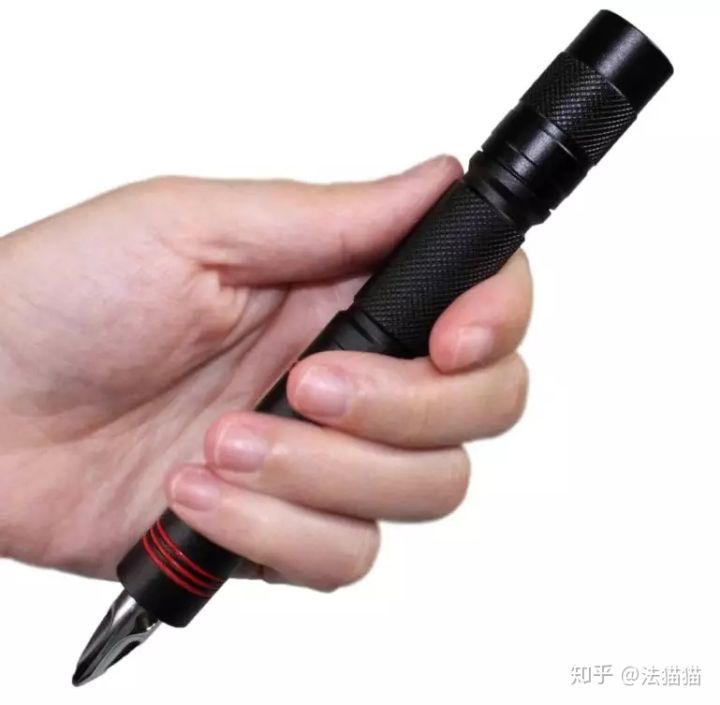 年终奖跟十三薪有什么区别,十三薪和年终奖的区别是什么