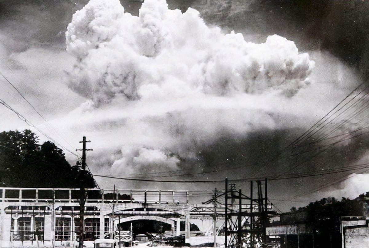 中国氢弹爆炸是哪一年,中国第一颗原子弹爆炸的时间