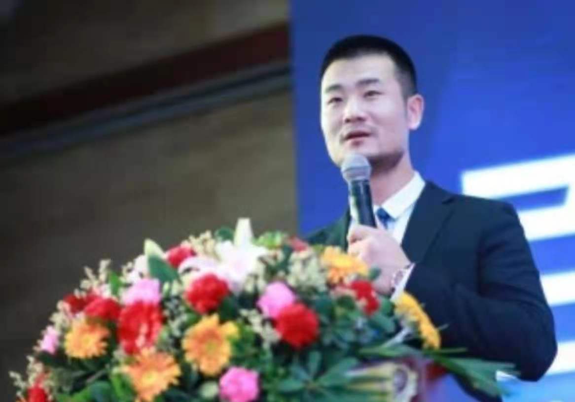 陕西小伙去伊拉克卖命,十九岁小伙为挣100万去伊拉克当兵