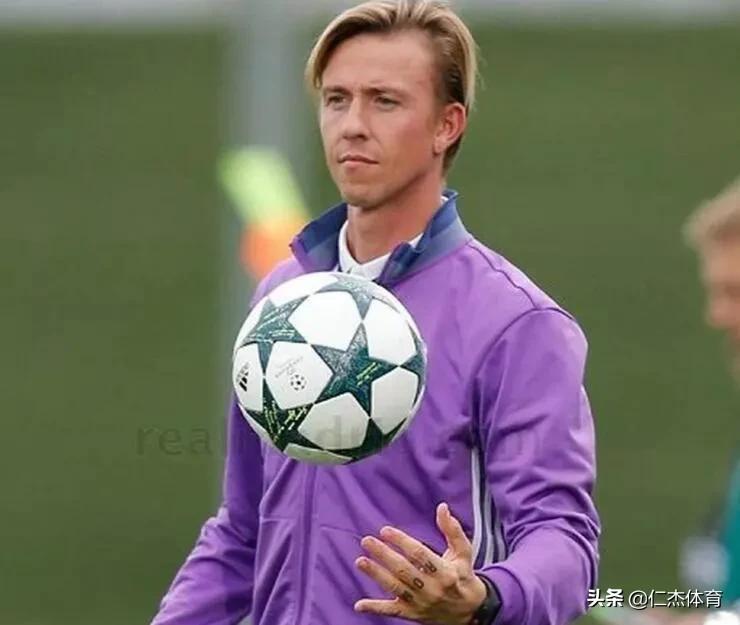 西班牙足球十大球星图片,西班牙足球10大球星