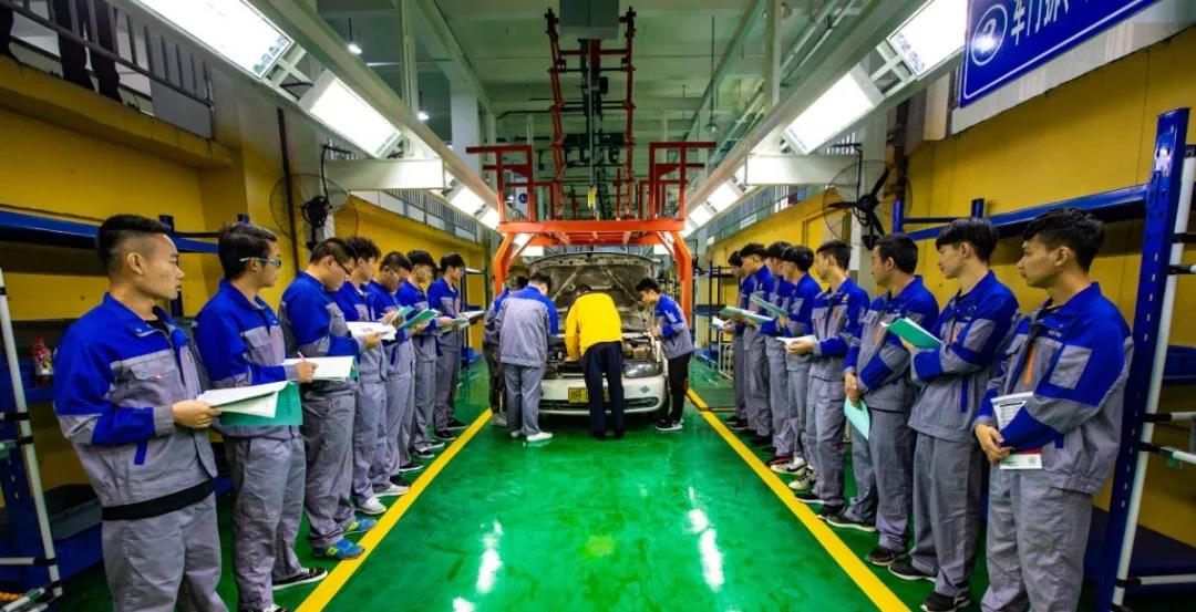 四川汽车职业技术学院招生办电话,四川汽车职业技术学院报名入口