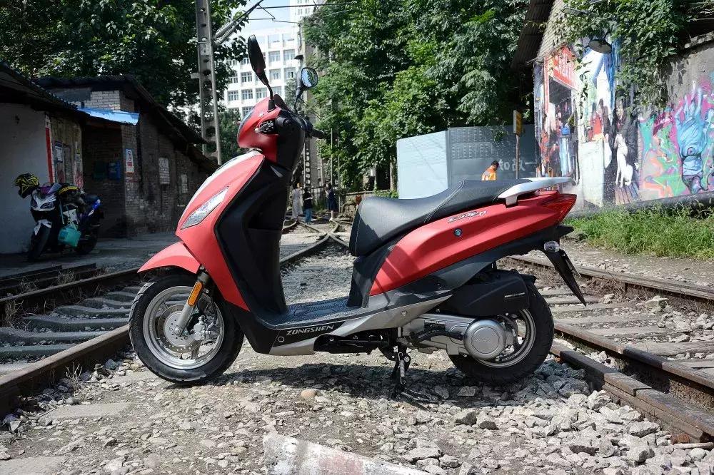 带上头盔，与宗申MO悦一起去山城流浪