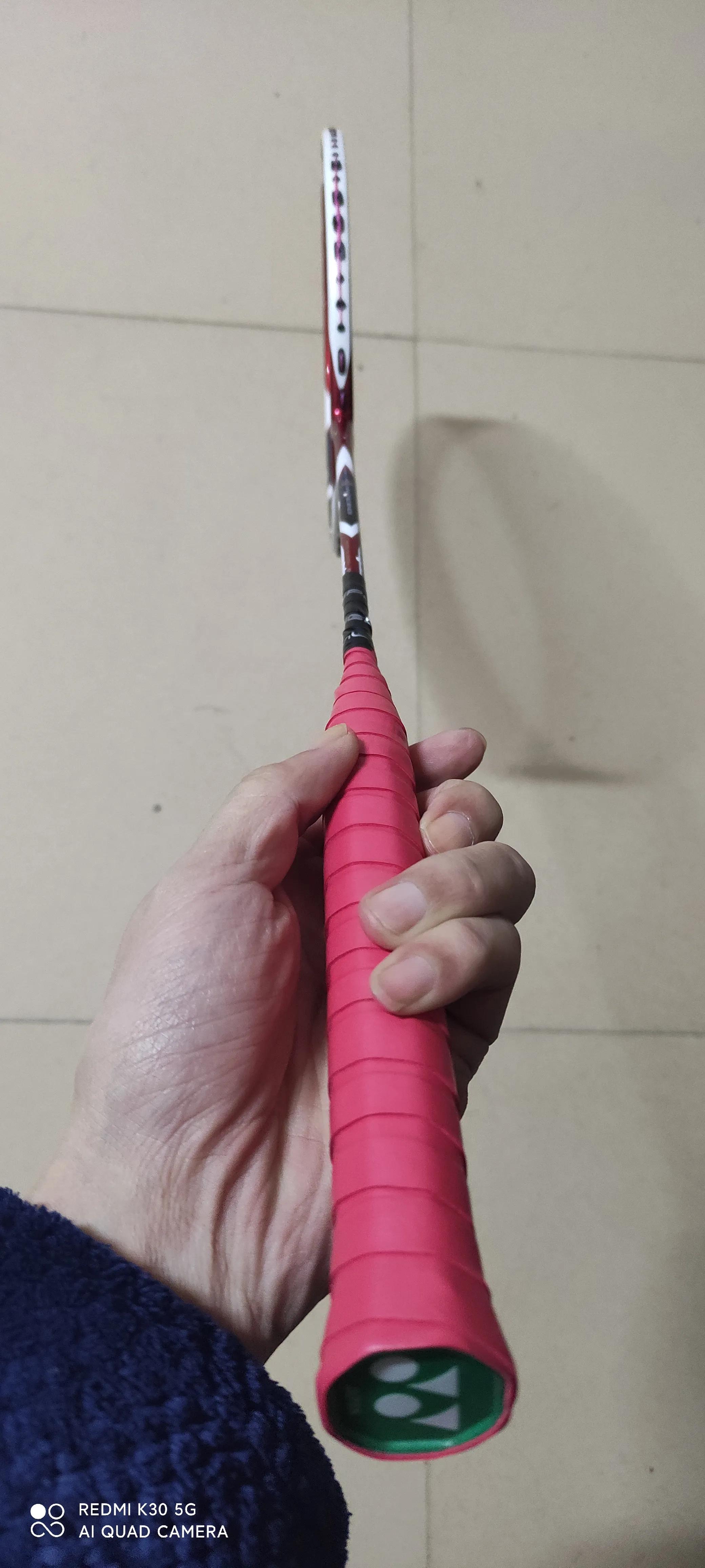 羽毛球拍木柄和中杆连接处,如何把羽毛球拍木柄取下来