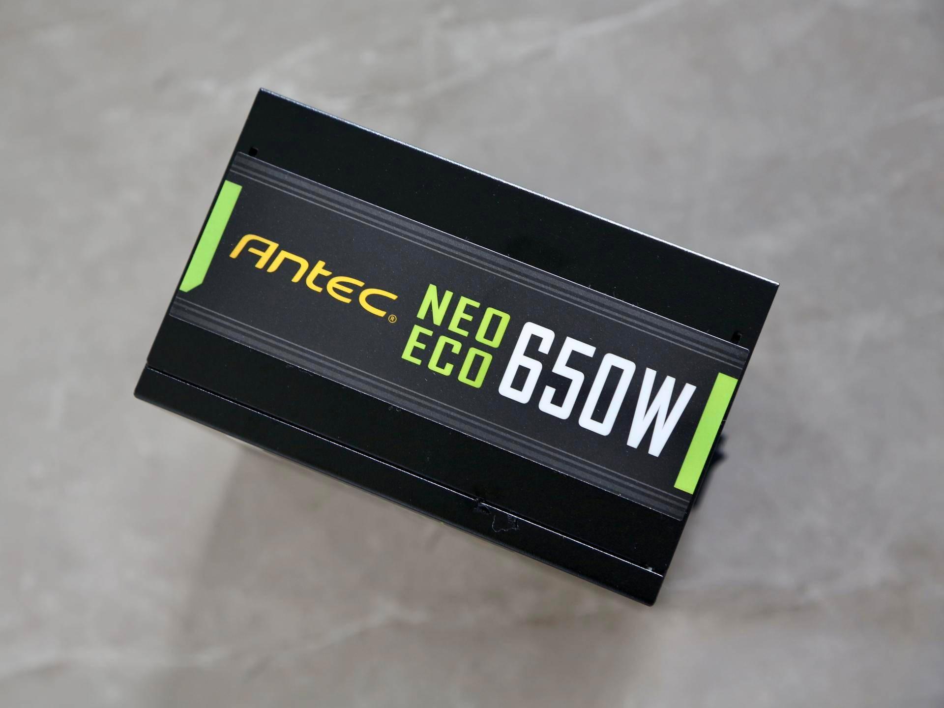 为刚踏入社会的小兄弟，配了一台高颜值散热好的FLUX平台主机