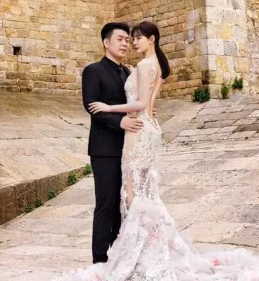 杜海涛沈梦辰合体亮相秀恩爱,杜海涛和沈梦辰合体出席活动