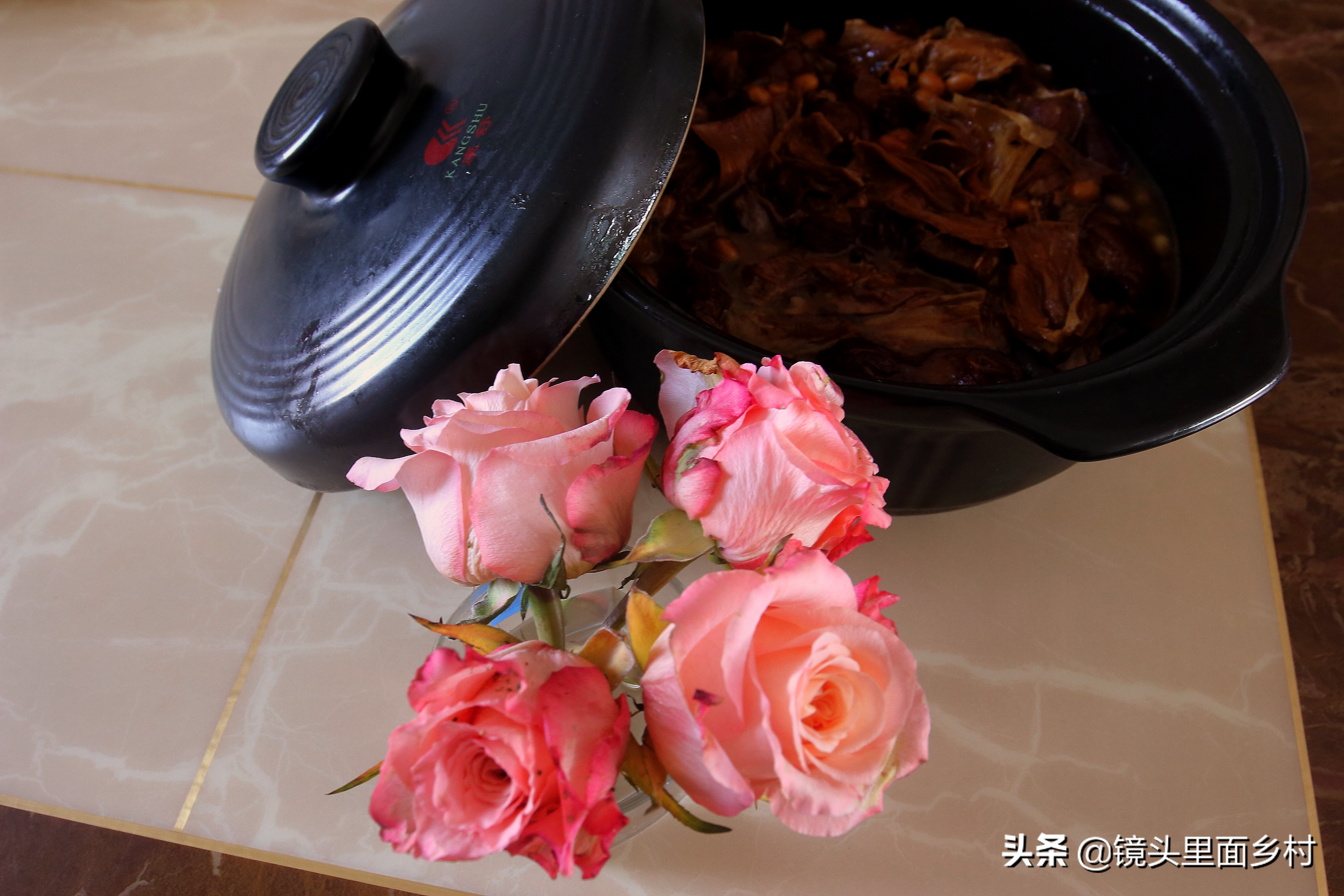 江西修水县何市镇奇异的风俗，元宵节要打大龄未婚男女屁股