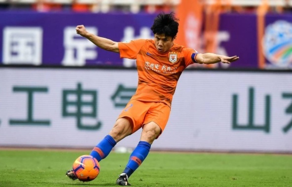 中国足球上热搜的视频,中国足球热搜头条