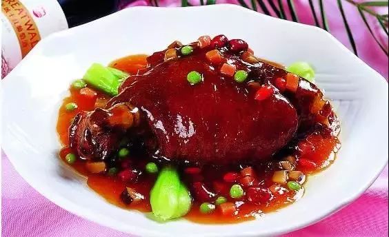 一泡而红！四川这座小城已火向全球，今天万人齐聚！