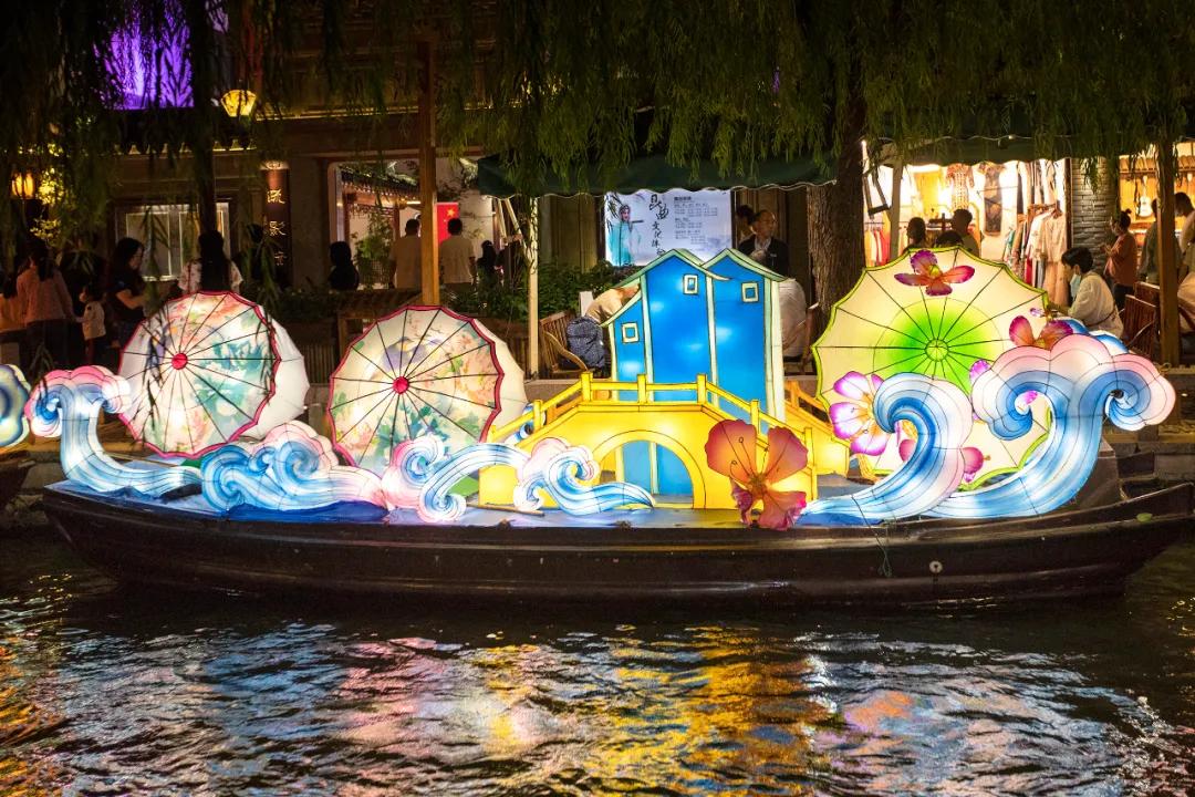 穿汉服赏花灯猜灯谜,苏州周庄古镇汉服