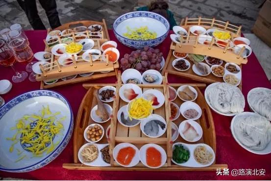 大中午的……看完这篇，更饿了