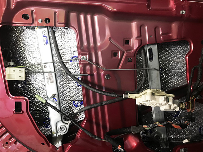 自由安静梅州车乐汇吉普自由光汽车改装STP隔音