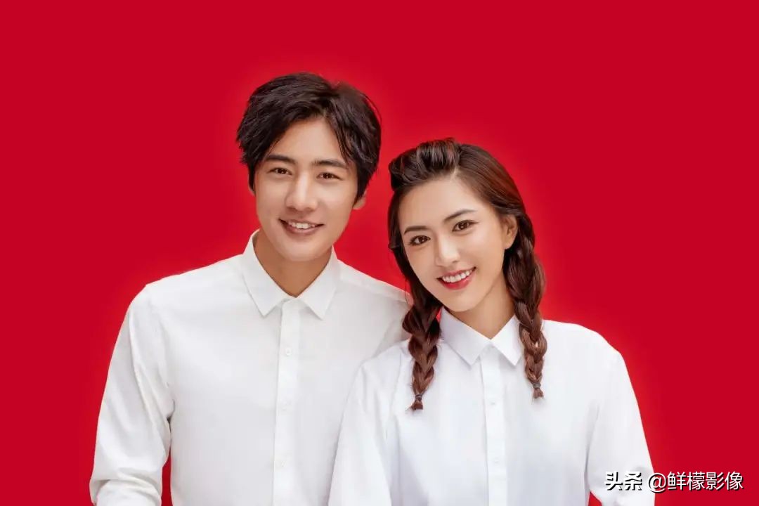 结婚纪念照怎么拍最美,穿黑色衣服拍结婚证件照好看吗