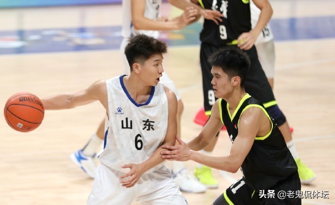 冲第一！先逆袭辽篮再擒河南，山东青年军锁定4强，收*战官**遇硬茬