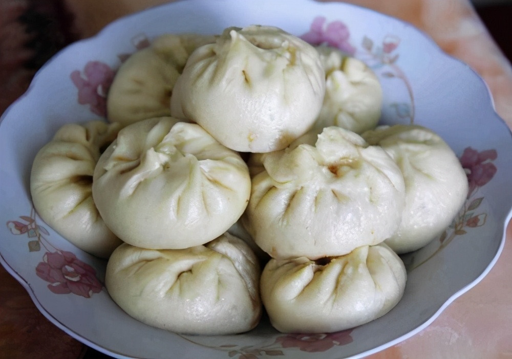 蒸包子馍是冷水蒸好或是开水蒸好,蒸包子冷水上锅蒸还是开水上锅蒸