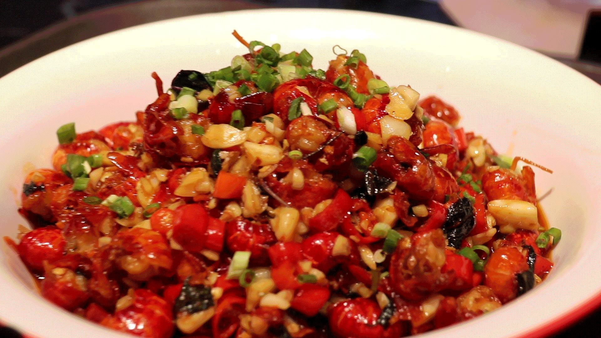 卤味还能烤着吃，这家店火了，国庆节假期，还不快带家人来“打卡”？