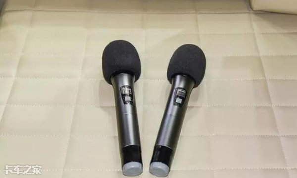 豪华重卡带厕所的生活舱,重卡房车驾驶舱跟生活舱一体