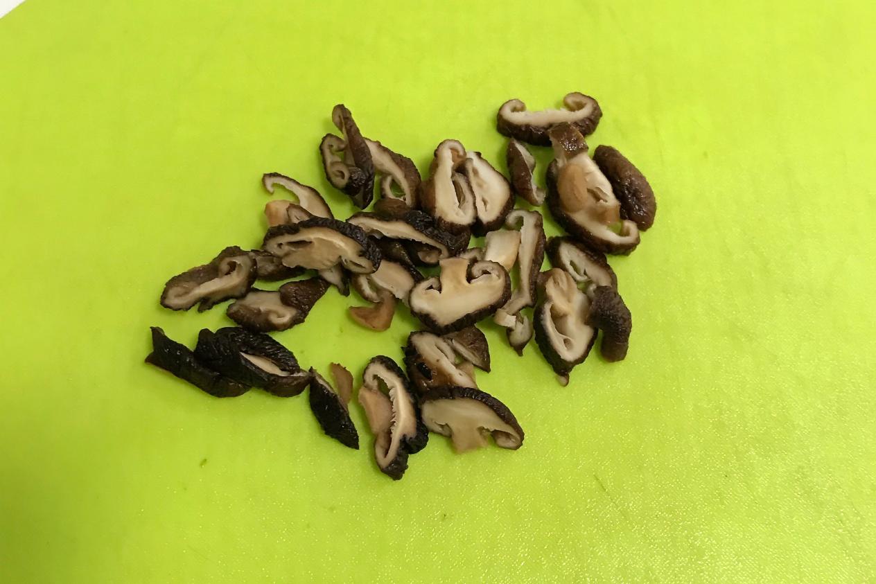 土豆豆角腊肉腊肠饭,懒人版土豆腊肠焖饭连吃2碗