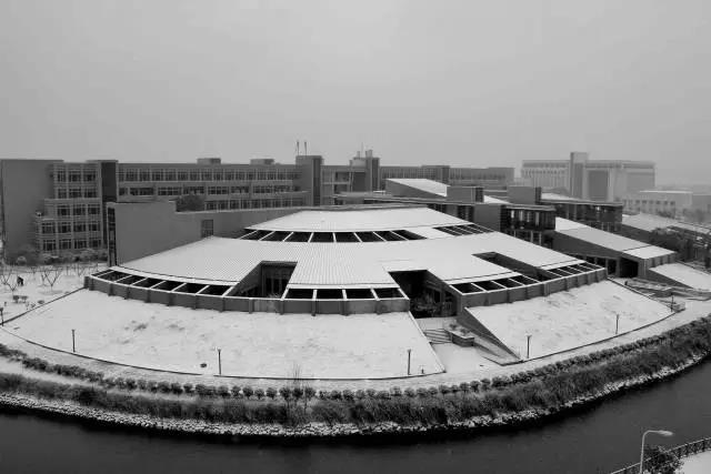 坐拥16个食堂、豪华宿舍和校内鸟巢！中南大学才是真正的超高颜值！