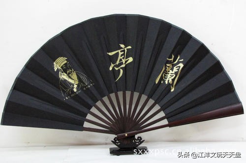 文玩扇子的盘玩方法,文玩扇子的盘玩方法和知识