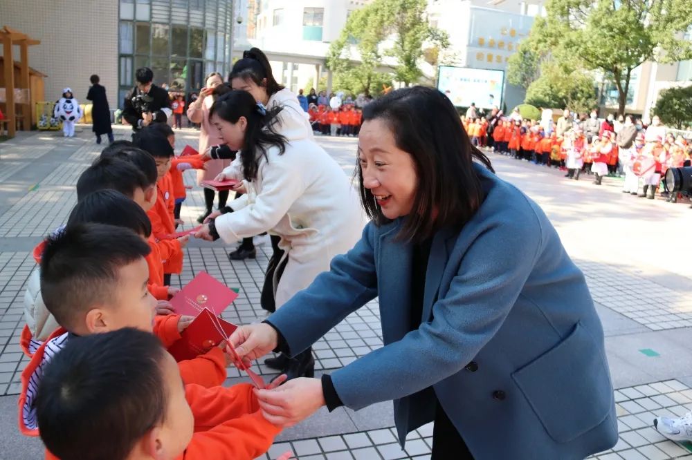足球嘉年华暨六一活动,幼儿园足球嘉年华开幕