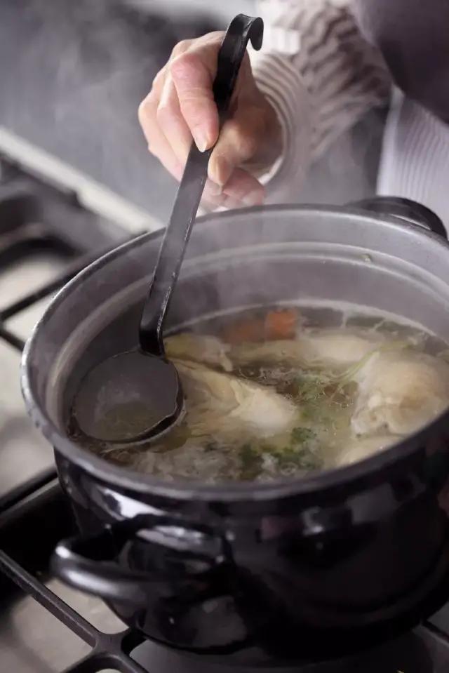 老火靓汤到底有没有营养,广东春季老火靓汤