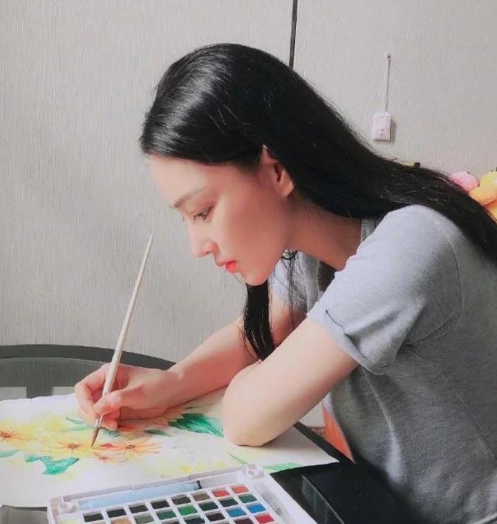 黑料铺天盖地,黑料满天飞娱乐圈