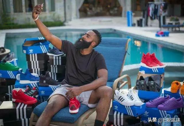5大球鞋品牌的头牌代言人：耐克十亿签詹姆斯，安踏代言人最良心