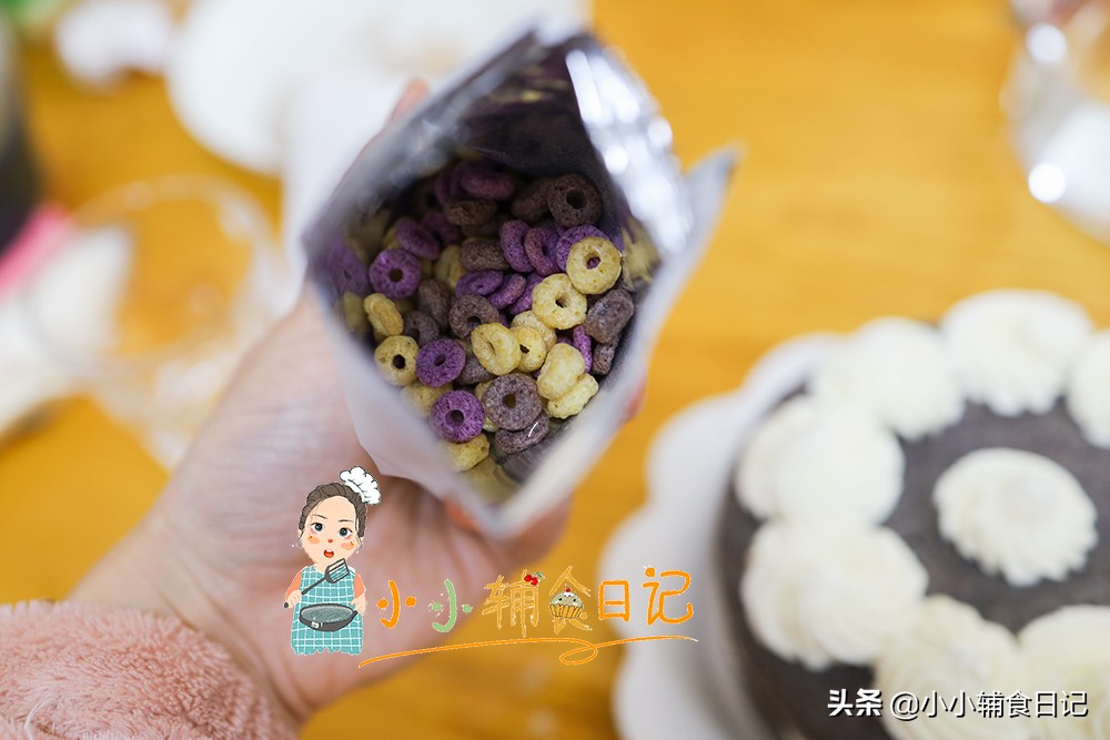 双层蛋糕奶油裱花简单做法,做蛋糕裱花用什么奶油最好