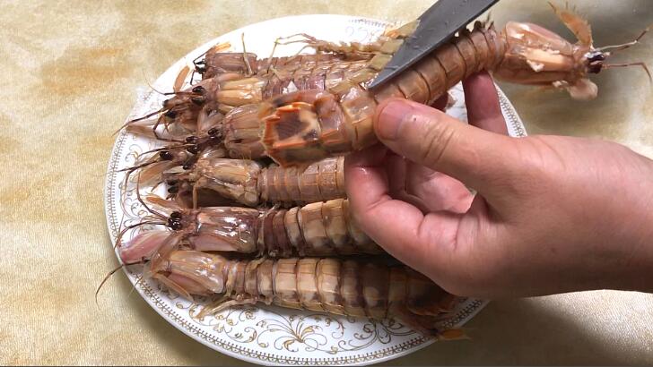 煮皮皮虾开水下锅还是冷水下锅,清煮皮皮虾冷水下锅还是热水下锅