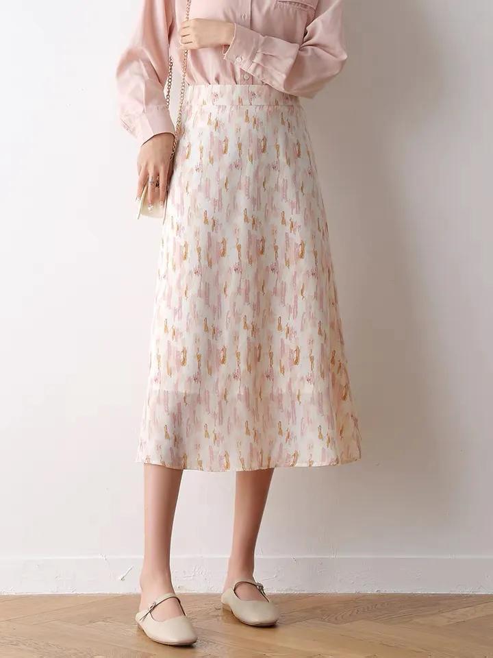 白色褶皱半身裙穿搭秋季韩系,夏季碎花半身裙穿搭中长款