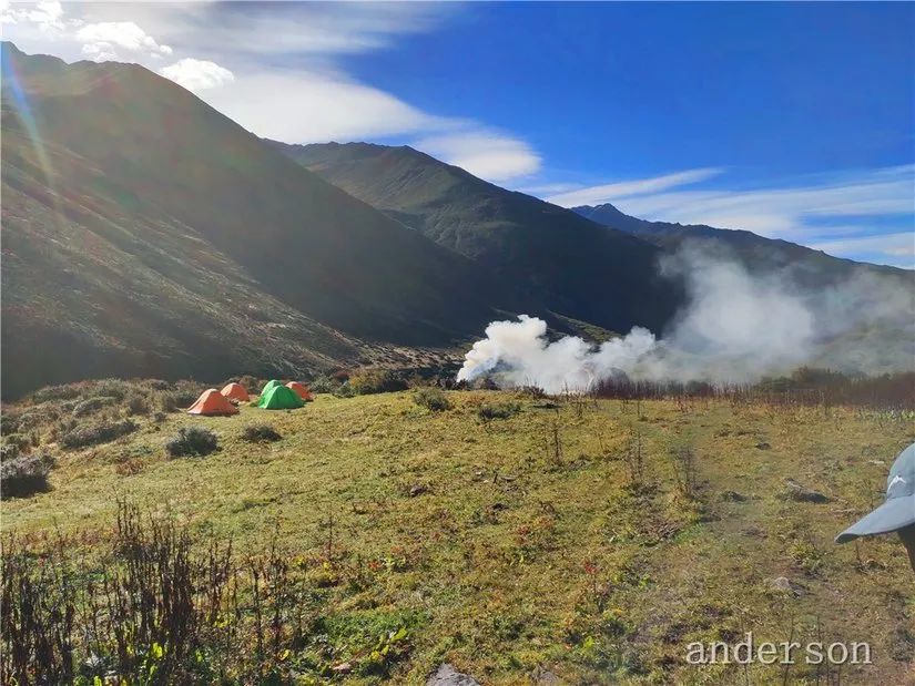 陪着贡嘎过仲秋，深夜听到女生的尖叫（上）