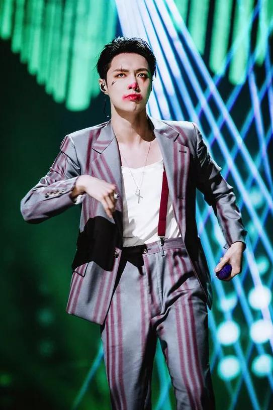 张艺兴努力的样子,张艺兴努力和梦想已经刻进骨子里