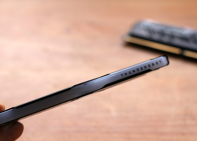 灯光酷炫实力不俗，雷神记忆魔人RGB内存