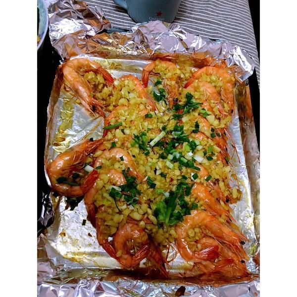 辣白菜炒五花肉虾拌米饭,酸辣椒炒韭菜虾